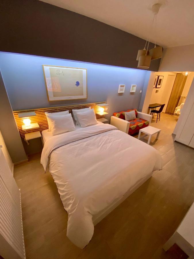 For A Genuine Athenian Homestay! Екстер'єр фото