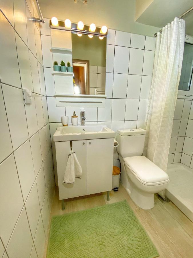 For A Genuine Athenian Homestay! Екстер'єр фото