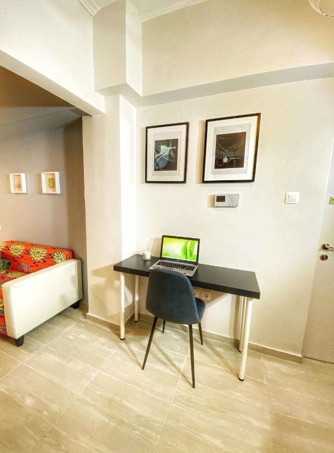 For A Genuine Athenian Homestay! Екстер'єр фото